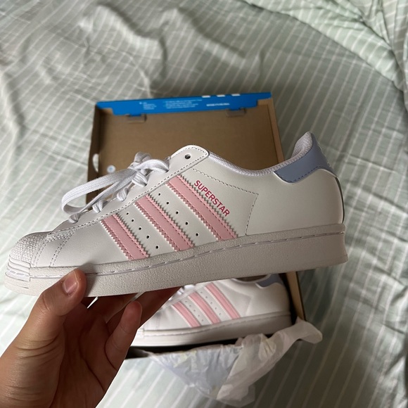 Adidas Superstars Pink/Lilac - Picture 2 of 5